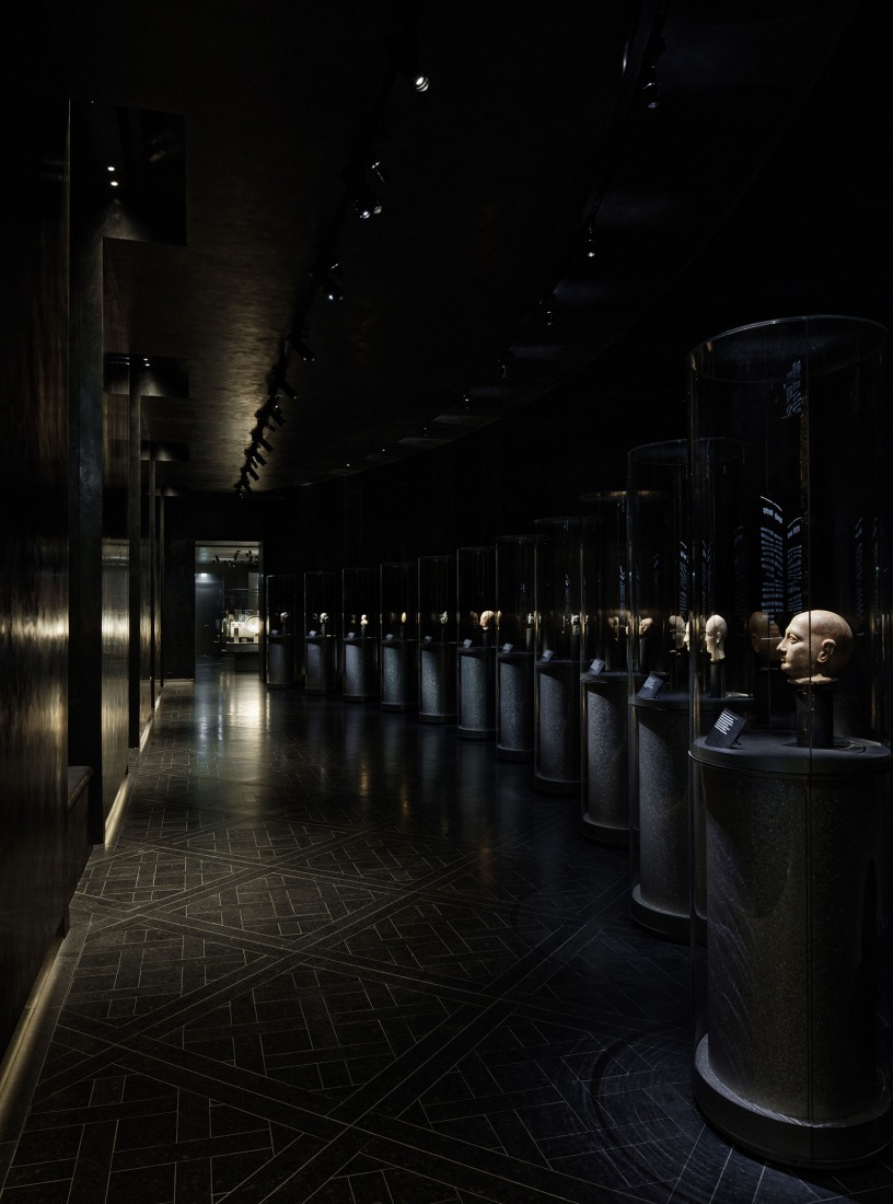 The Al Thani Collection at the Hôtel de la Marine. Photograph by Takuji Shimmura.