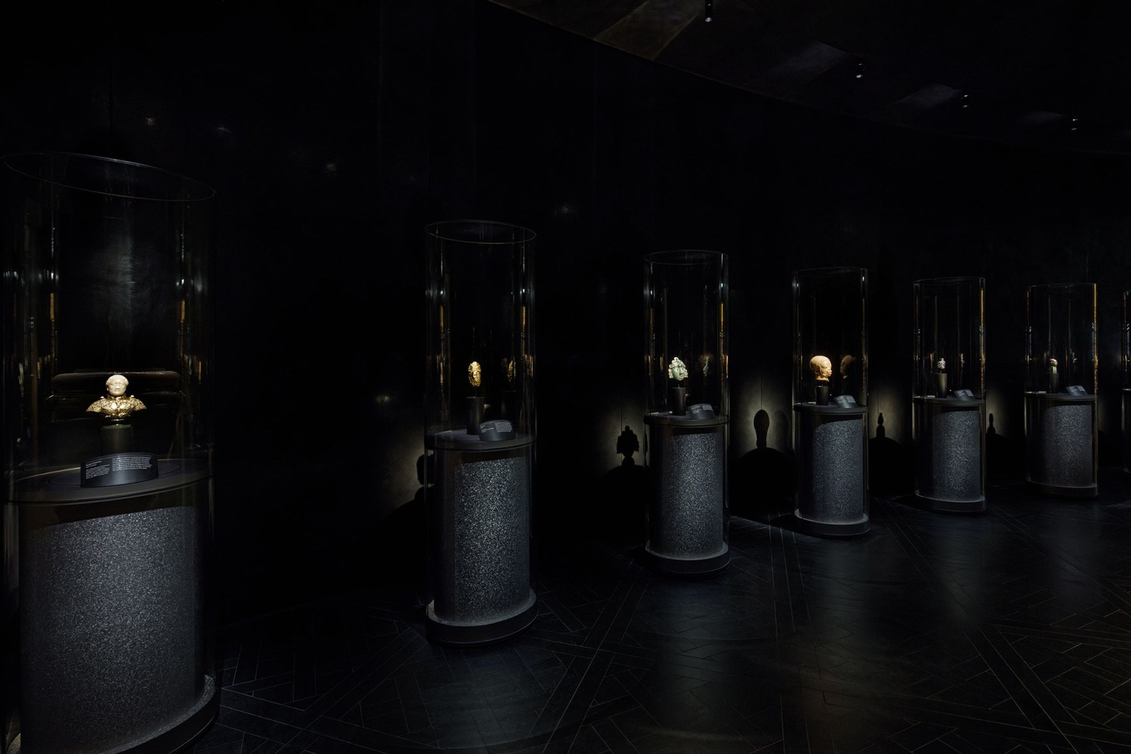 The Al Thani Collection at the Hôtel de la Marine. Photograph by Takuji Shimmura.