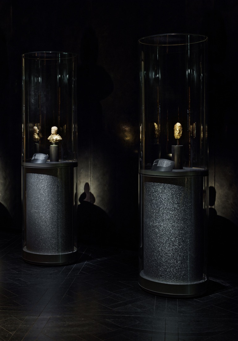 The Al Thani Collection at the Hôtel de la Marine. Photograph by Takuji Shimmura.