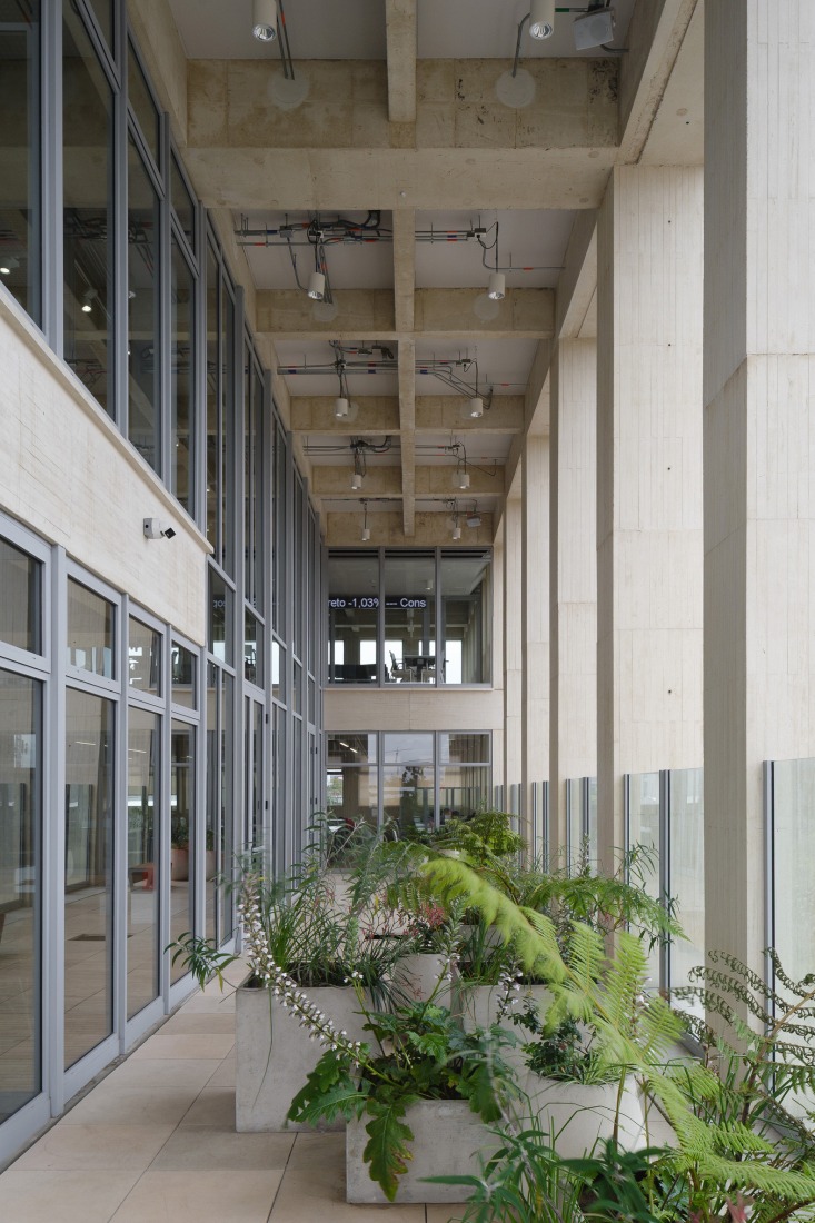 Fundación Universitaria Compensar por Bermúdez Arquitectos. Fotografía por Javier Agustín Rojas.
