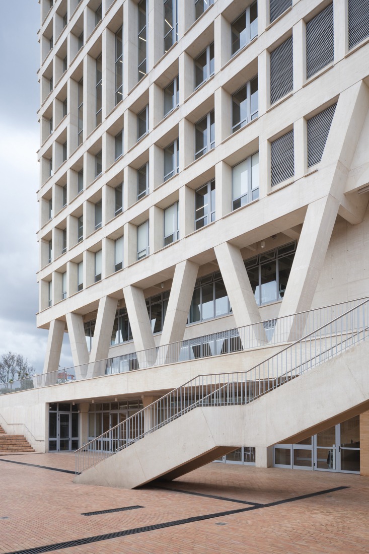 Fundación Universitaria Compensar por Bermúdez Arquitectos. Fotografía por Javier Agustín Rojas.