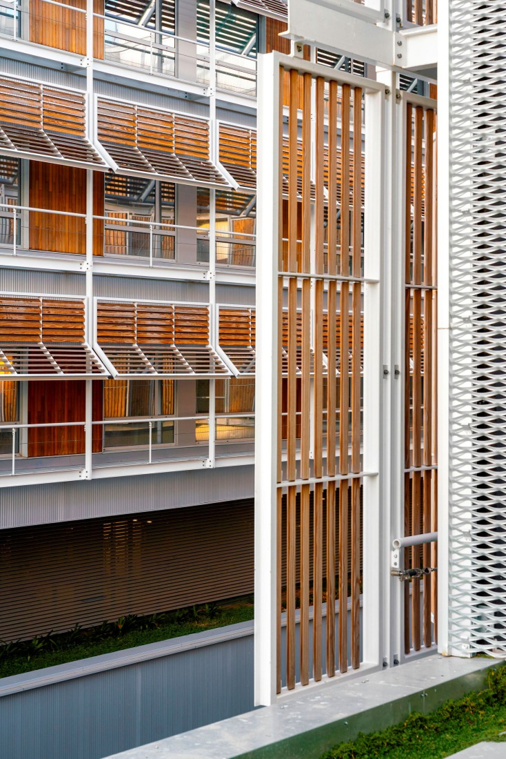 Rehabilitación y ampliación del Hospital del Mar por Brullet-De Luna Arquitectes y PINEARQ. Fotografía de Simón García.