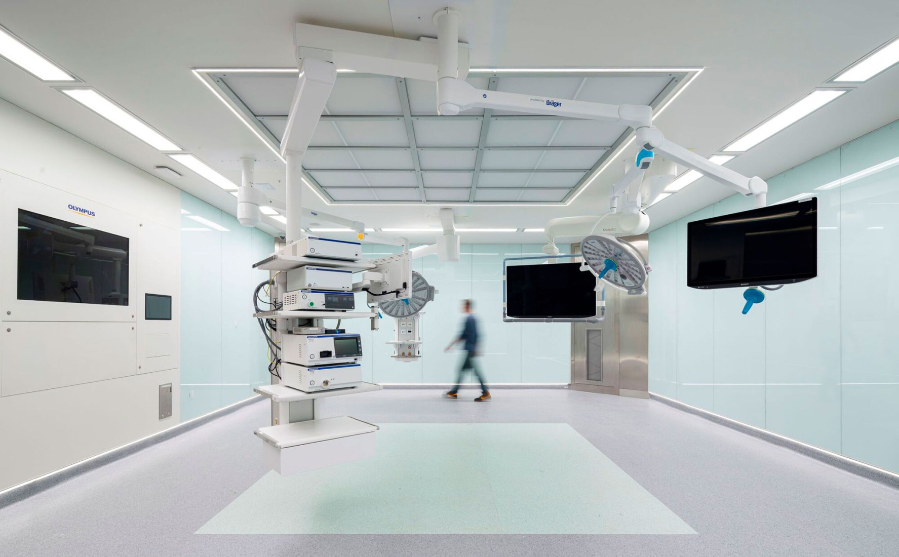 Rehabilitación y ampliación del Hospital del Mar por Brullet-De Luna Arquitectes y PINEARQ. Fotografía de Simón García.