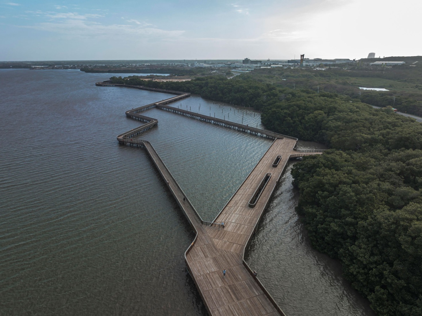 Ecoparque Ciénaga de Mallorquín por DEB Architecture + El Equipo Mazzanti. Fotografía por Alejandro Arango.