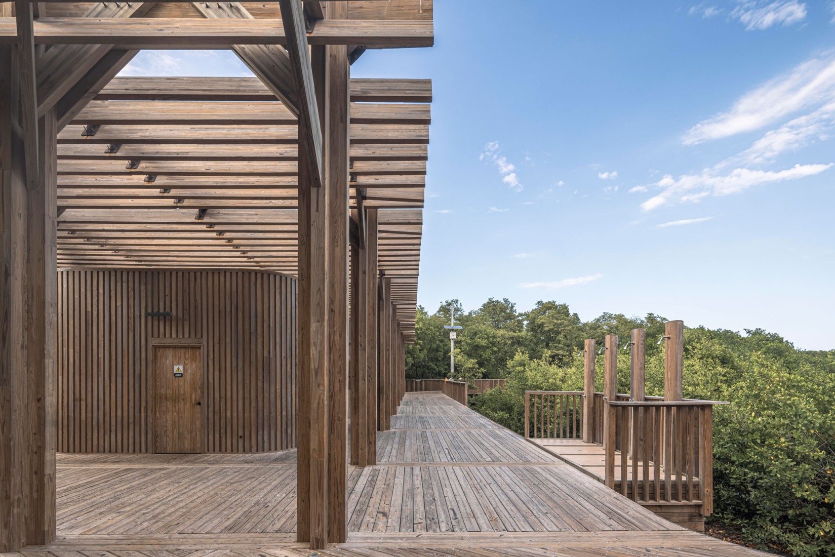 Ecoparque Ciénaga de Mallorquín por DEB Architecture + El Equipo Mazzanti. Fotografía por Alejandro Arango.