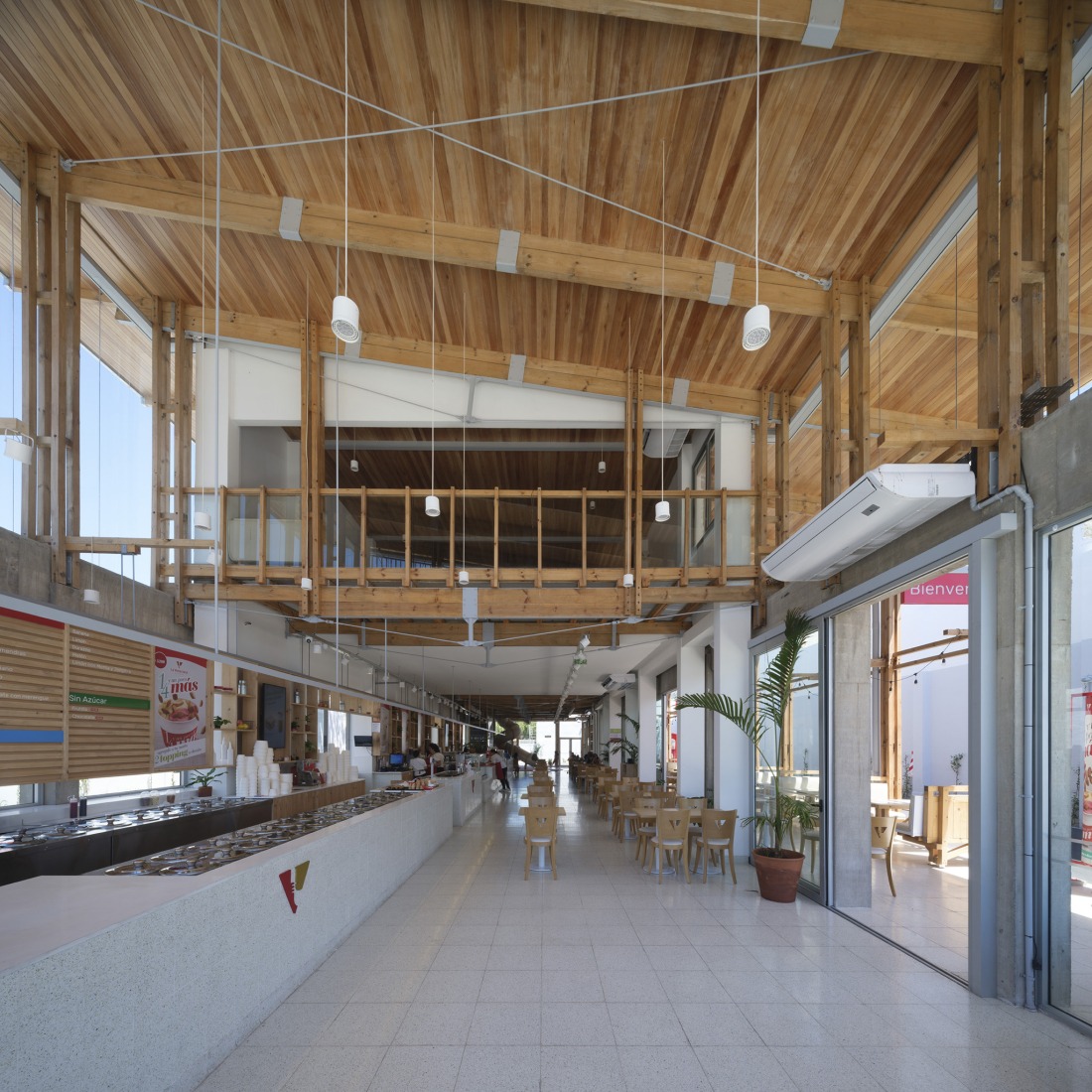 «Autohelado LV Escalada» por DRM Arquitectura. Fotografía por Javier Agustín Rojas.