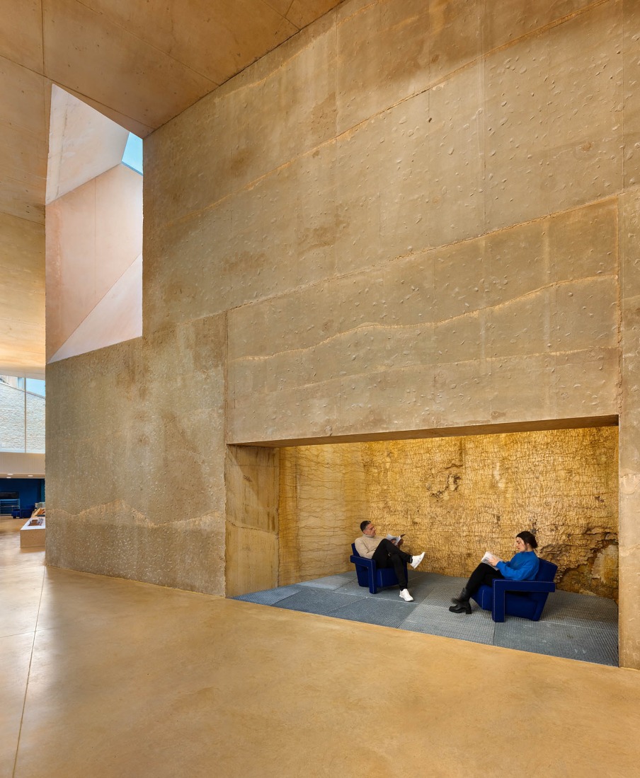 Mediateca y escuela de música por Dominique Coulon & associés. Fotografía por Eugeni Pons.