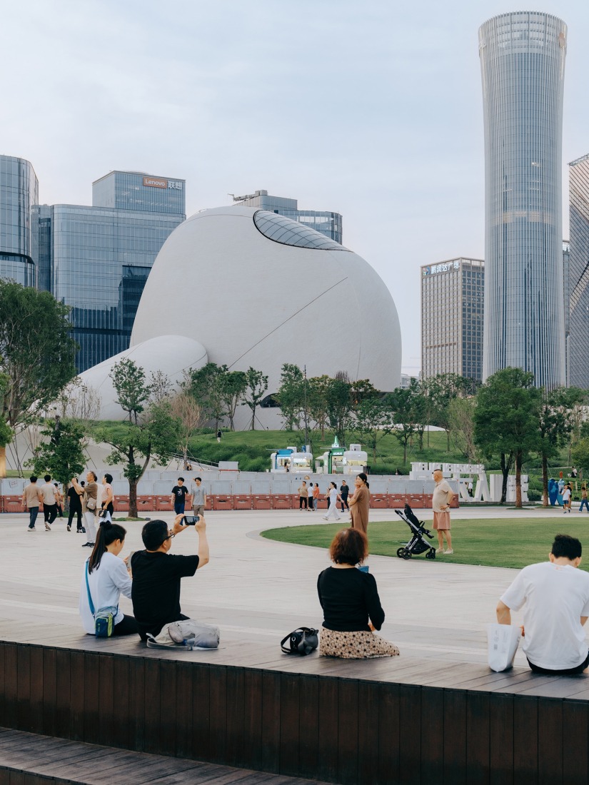 Plaza Cultural de la Bahía de Shenzhen por MAD. Fotografía por Zhu Yumeng.