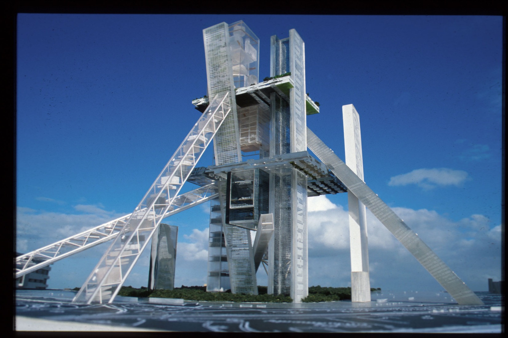 «Hiperedificio», boceto conceptual, OMA, 1996. Cortesía de OMA, Rotterdam, Países Bajos.