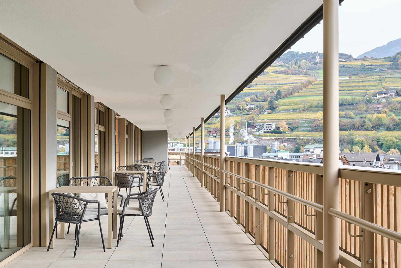 Residencia Casa Ella por PINEARQ. Fotografía por Oliver Jaist.