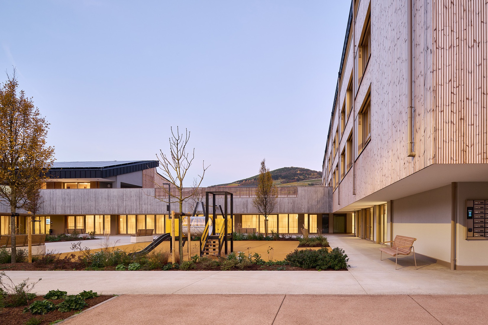 Residencia Casa Ella por PINEARQ. Fotografía por Oliver Jaist.