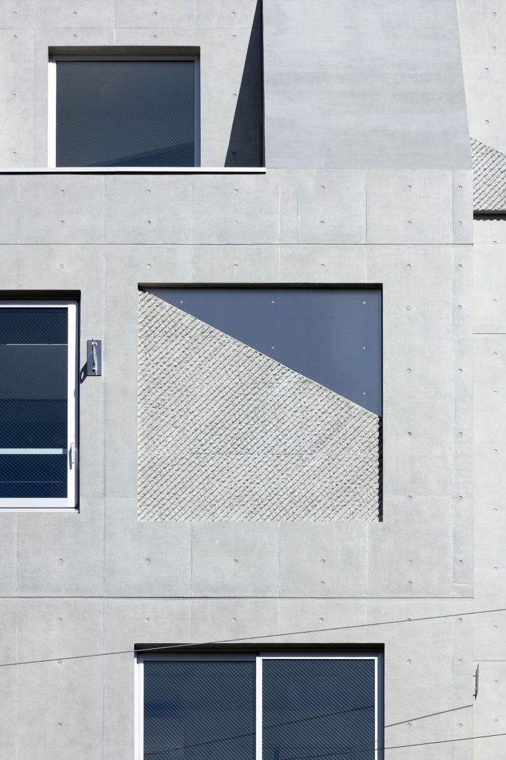 Shin-Nakano Trapezoidal by Ryuichi Sasaki Architecture. Photograph by Takumi Ota Photography.