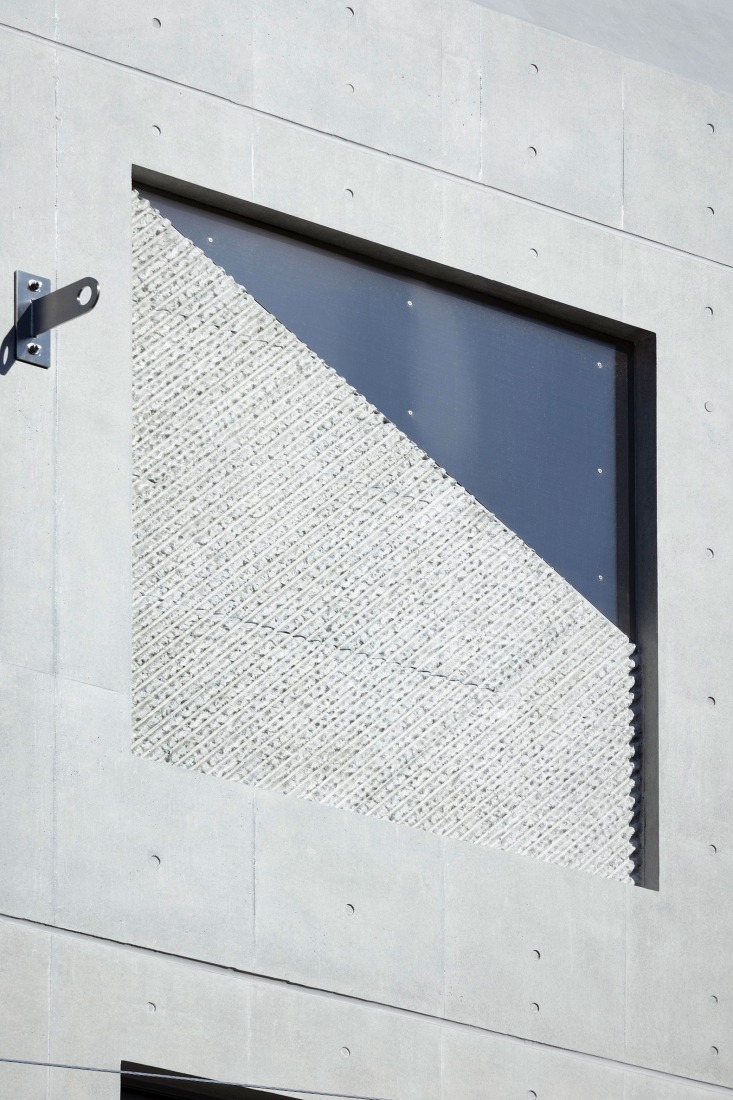 Shin-Nakano Trapezoidal by Ryuichi Sasaki Architecture. Photograph by Takumi Ota Photography.