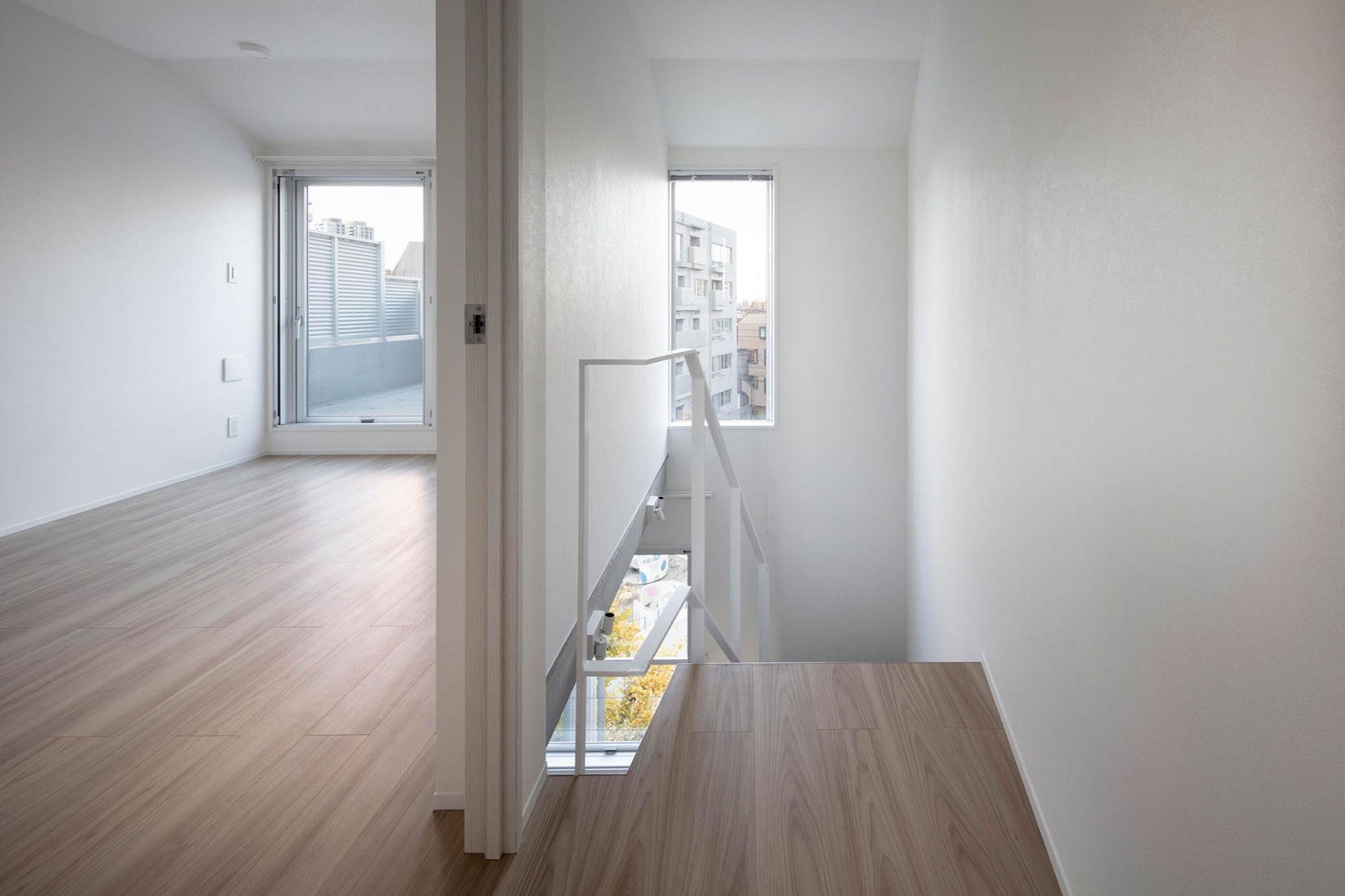 Shin-Nakano Trapezoidal by Ryuichi Sasaki Architecture. Photograph by Takumi Ota Photography.