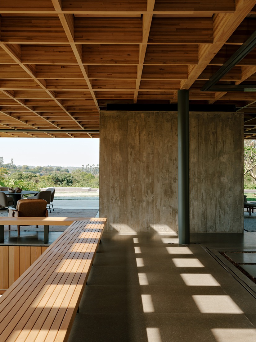 "Casa Colmeia" by Sabella Arquitetura. Photograph by Fran Parente. 