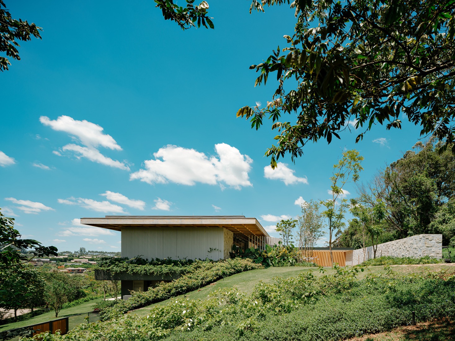 "Casa Colmeia" by Sabella Arquitetura. Photograph by Fran Parente. 