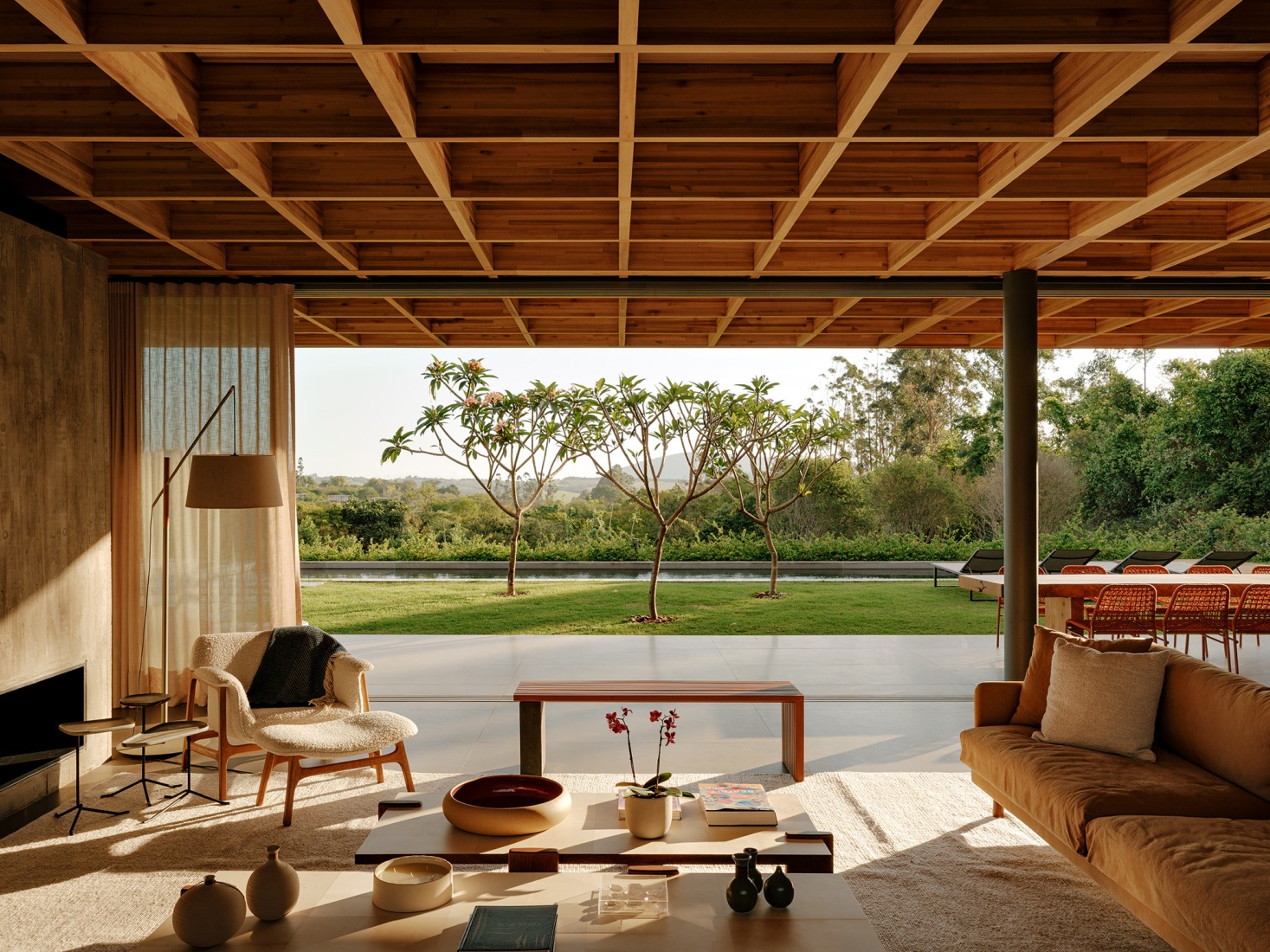 "Casa Colmeia" by Sabella Arquitetura. Photograph by Fran Parente. 