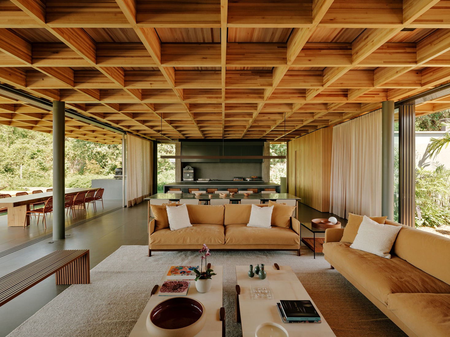 "Casa Colmeia" by Sabella Arquitetura. Photograph by Fran Parente. 