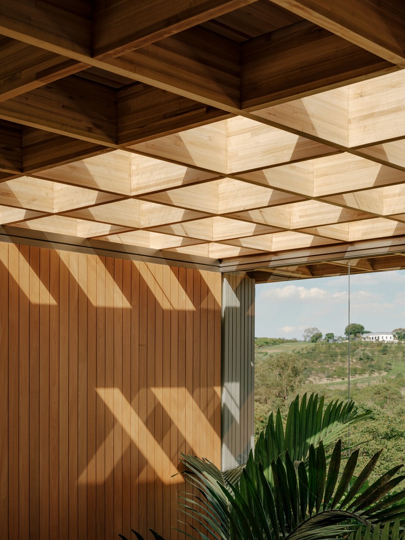 "Casa Colmeia" by Sabella Arquitetura. Photograph by Fran Parente. 