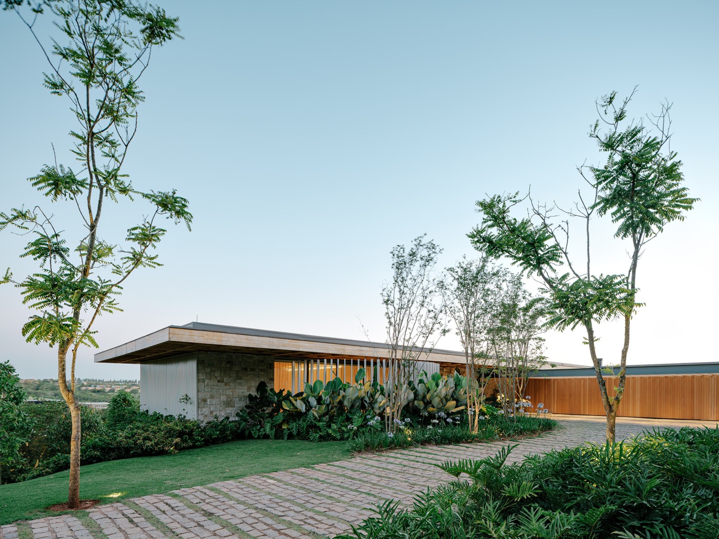 "Casa Colmeia" by Sabella Arquitetura. Photograph by Fran Parente. 