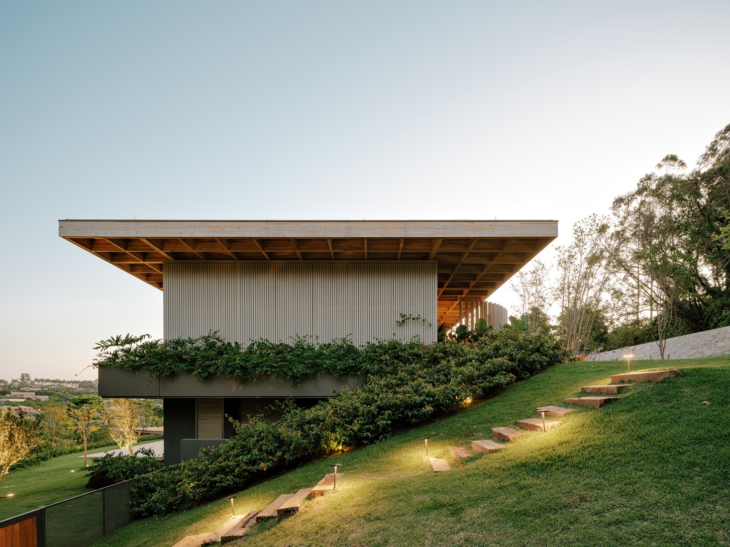 "Casa Colmeia" by Sabella Arquitetura. Photograph by Fran Parente. 