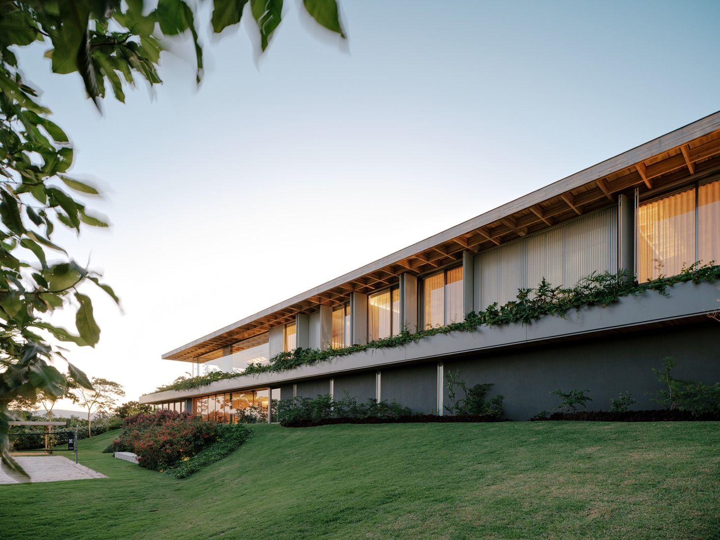 "Casa Colmeia" by Sabella Arquitetura. Photograph by Fran Parente. 