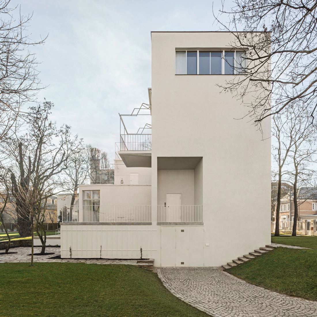 Villa Beer by Josef Frank and Oskar Wlach / Renovation by Christian Prasser. Photograph by Hertha Hurnaus.