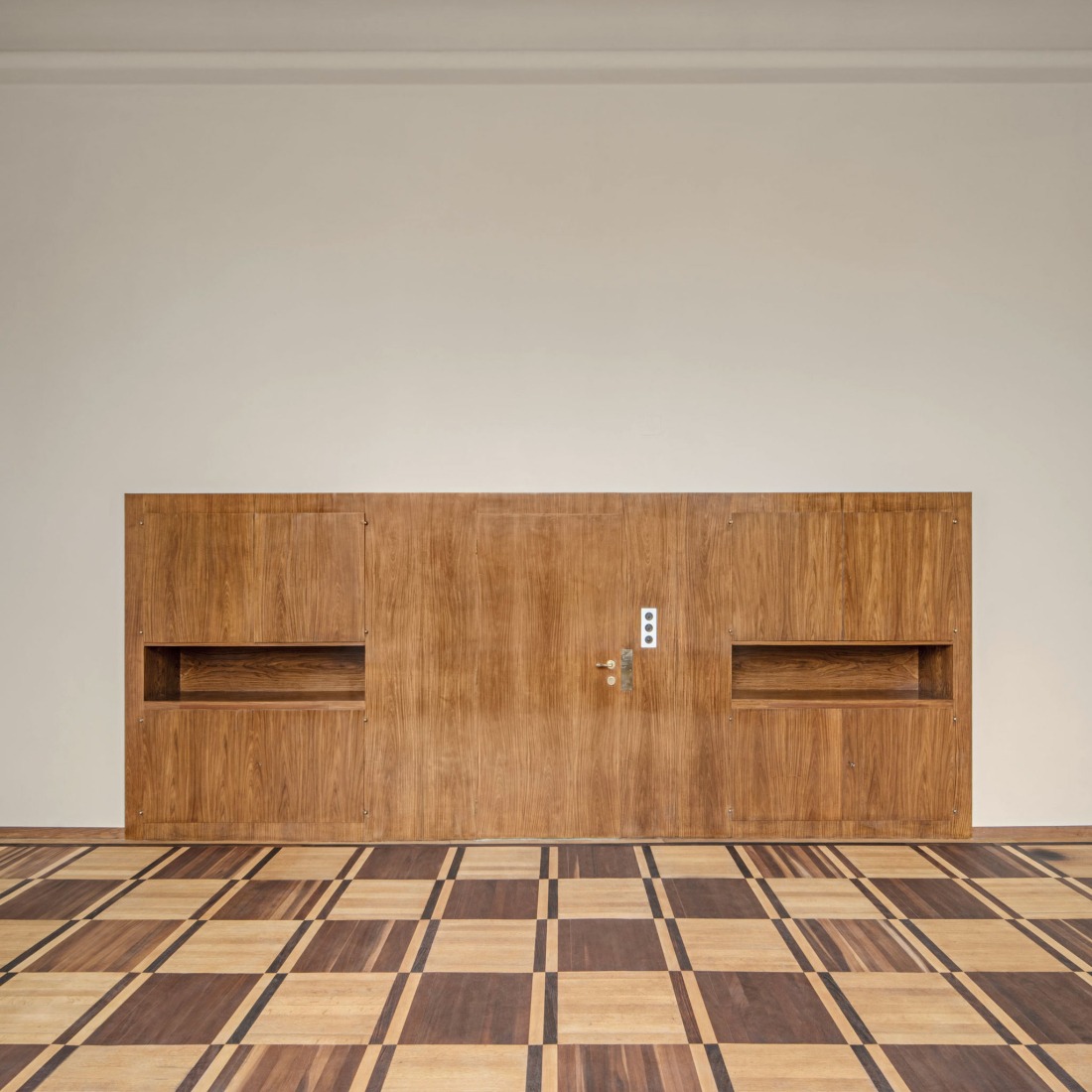 Villa Beer by Josef Frank and Oskar Wlach / Renovation by Christian Prasser. Photograph by Hertha Hurnaus.