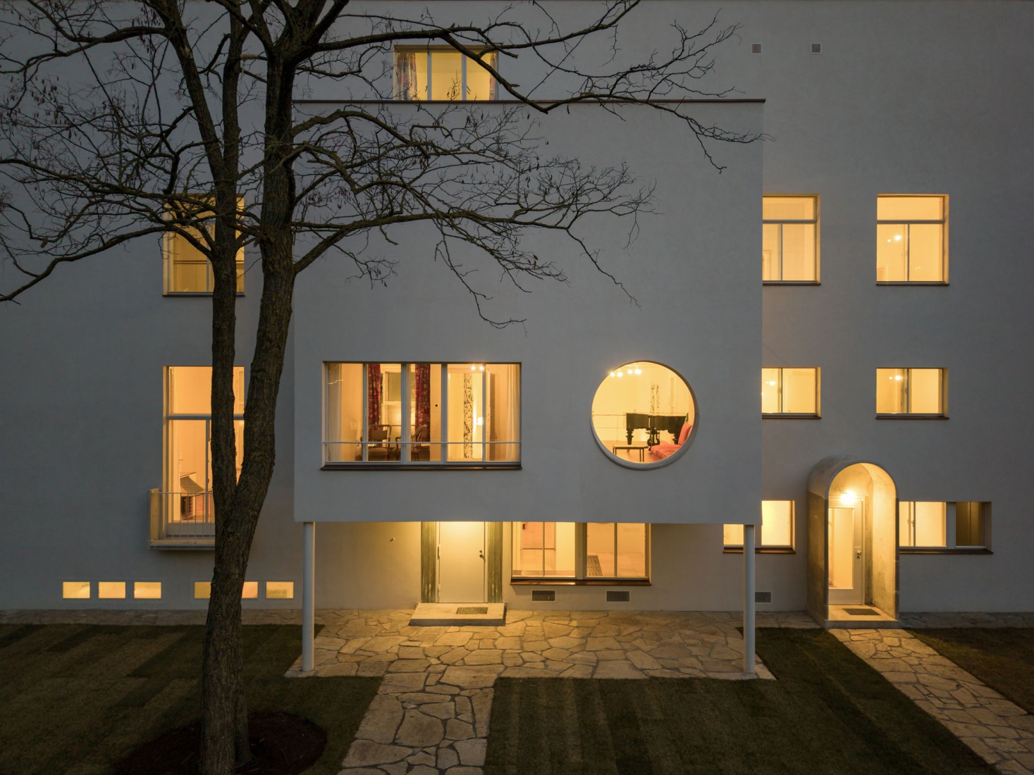 Villa Beer by Josef Frank and Oskar Wlach / Renovation by Christian Prasser. Photograph by Stephan Huger.