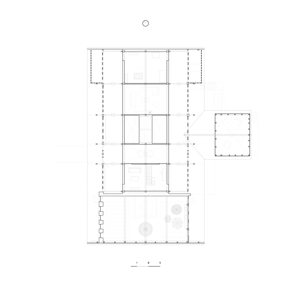 Plano de planta del entrepiso. La Granja Invertida por Bard Yersin Architectes.