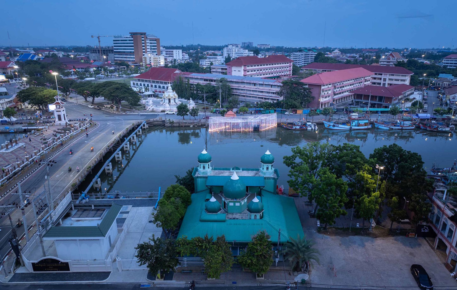Pattani Fishermen Community Hub by HAS design and research. Photograph by Rungkit Charoenwat. Images courtesy by Jenchieh Hung + Kulthida Songkittipakdee / HAS design and research.