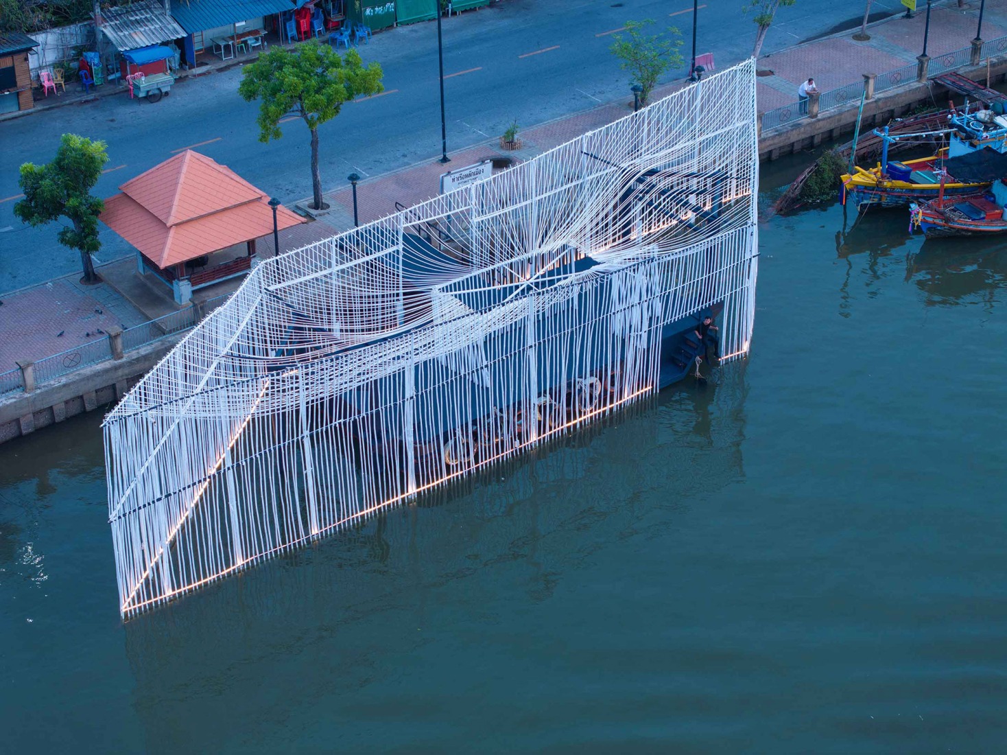 Pattani Fishermen Community Hub by HAS design and research. Photograph by Rungkit Charoenwat. Images courtesy by Jenchieh Hung + Kulthida Songkittipakdee / HAS design and research.