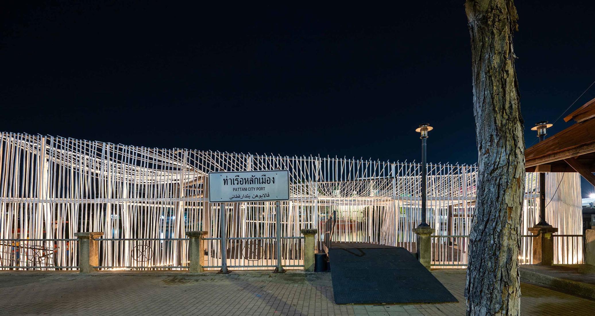 Pattani Fishermen Community Hub by HAS design and research. Photograph by Rungkit Charoenwat. Images courtesy by Jenchieh Hung + Kulthida Songkittipakdee / HAS design and research.