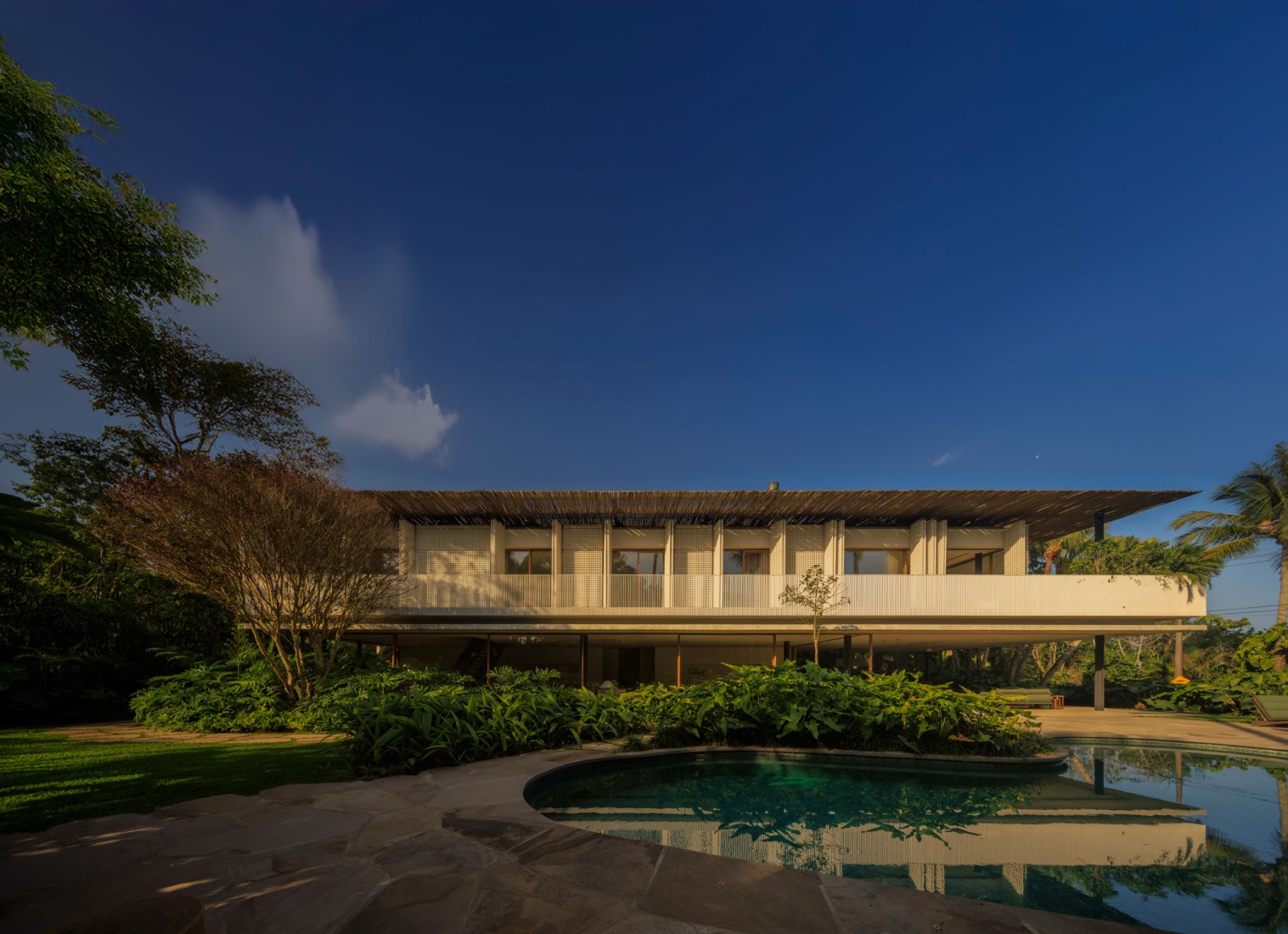 Biribinhas House by MK27. Photograph by Fernando Guerra.