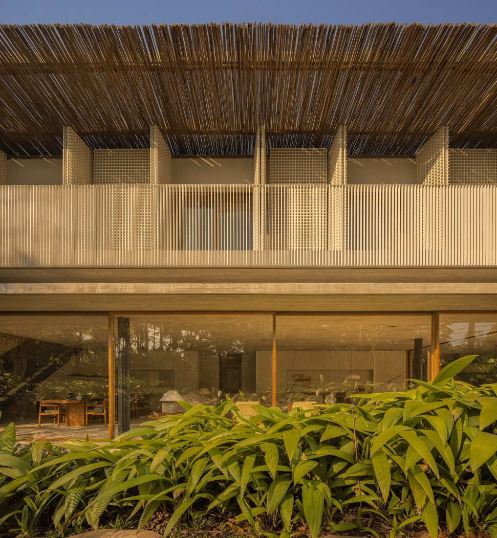Biribinhas House by MK27. Photograph by Fernando Guerra.