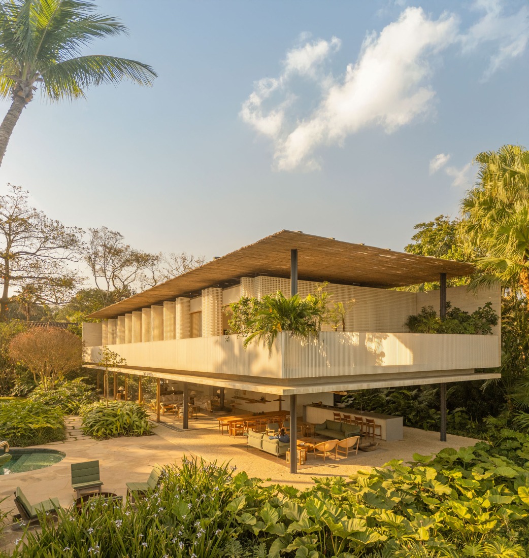 Biribinhas House by MK27. Photograph by Fernando Guerra.
