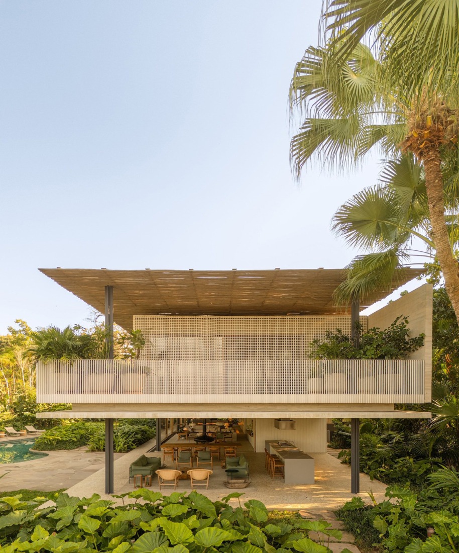 Biribinhas House by MK27. Photograph by Fernando Guerra.