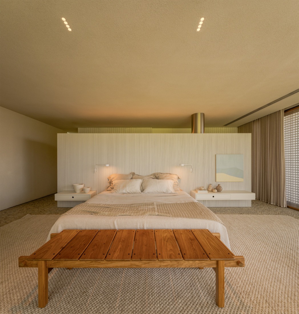 Biribinhas House by MK27. Photograph by Fernando Guerra.