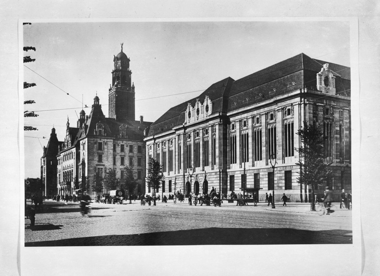 The historic Rotterdam Post Office (Postkantoor) on the Coolsingel was designed by architect J. Romero and completed in 1916