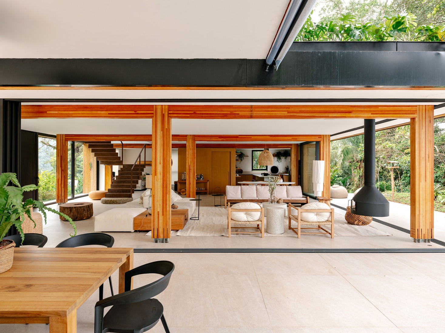 House LWF by Patrícia Martinez Arquitetura. Photograph by Fran Parente.