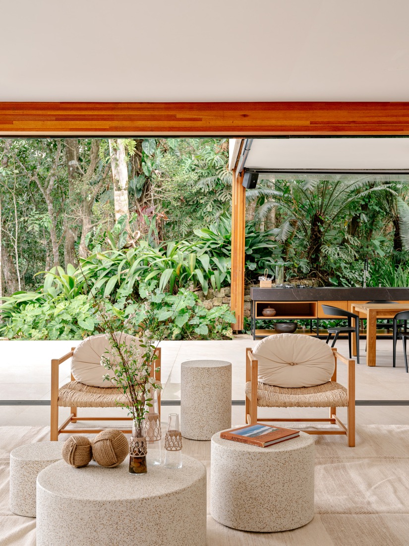 House LWF by Patrícia Martinez Arquitetura. Photograph by Fran Parente.