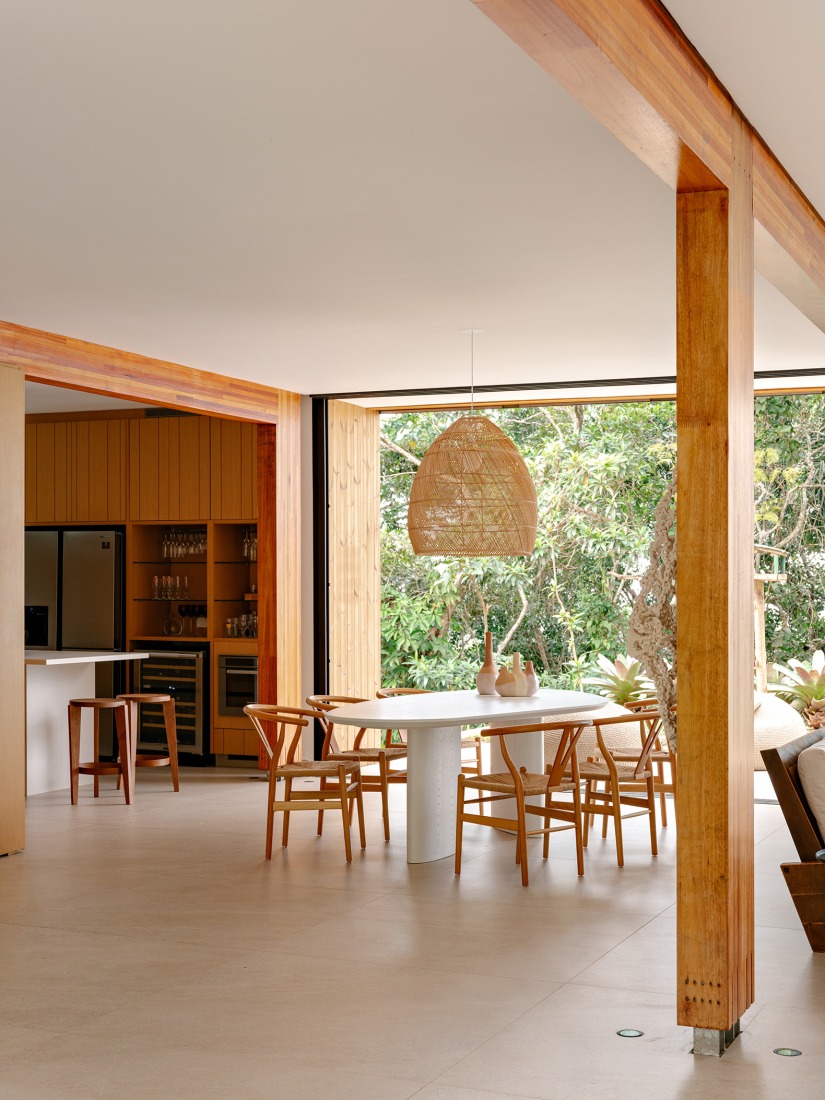 House LWF by Patrícia Martinez Arquitetura. Photograph by Fran Parente.
