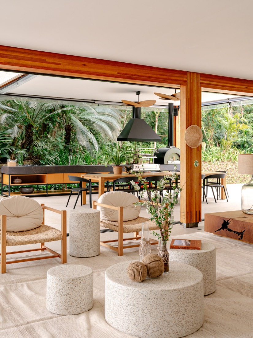 House LWF by Patrícia Martinez Arquitetura. Photograph by Fran Parente.