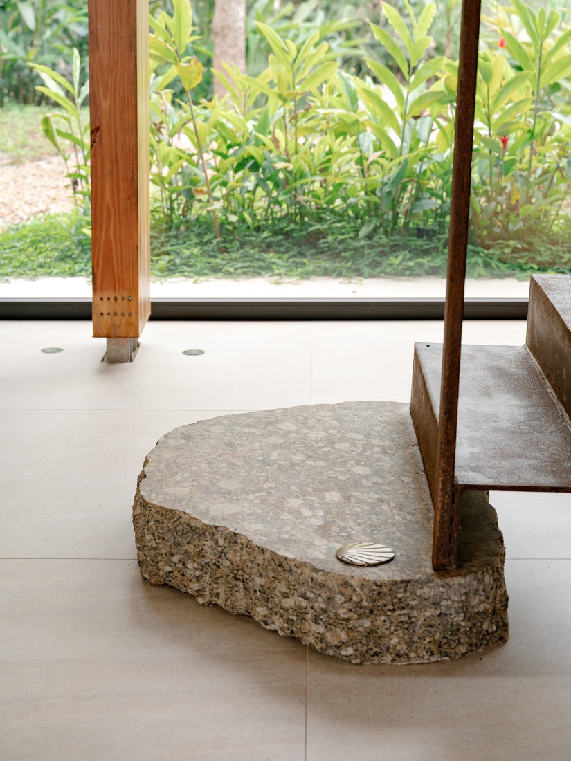 House LWF by Patrícia Martinez Arquitetura. Photograph by Fran Parente.