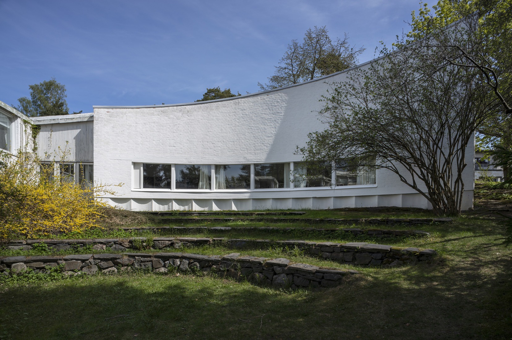 Estudio Aalto, 1954–55, 1962–63. Fachada que da al patio interior. Fotografía por Maija Holma. Cortesía de la Fundación Alvar Aalto.