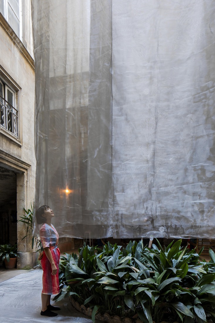 «Liminalidad en movimiento: a medida que los límites comienzan a desdibujarse» por Yurica Design & Architecture. Fotografía por Mathis Espagne / PhotoArchitecture (Fotógrafo oficial de FAV).