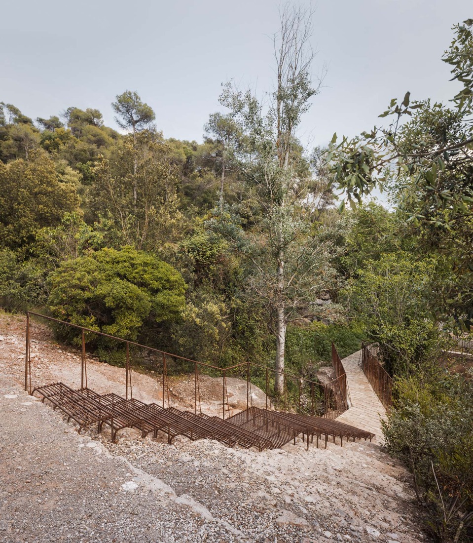 The Springs of Rellinars by 08014. Photograph by Pol Viladoms.