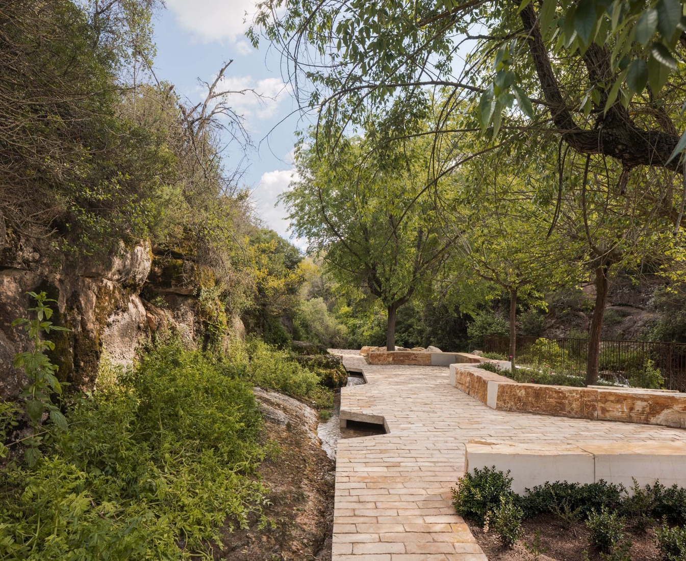 The Springs of Rellinars by 08014. Photograph by Pol Viladoms.
