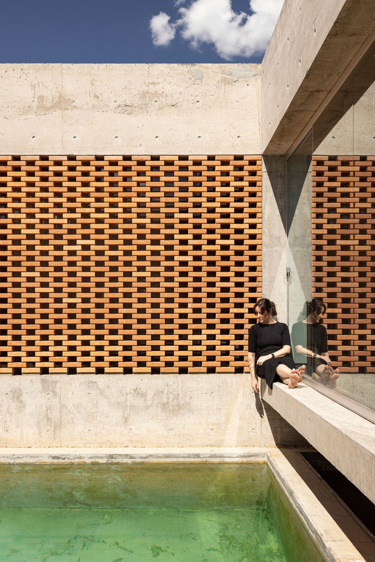 Tupin House by BLOCO Arquitetos. Photograph by Joana França.