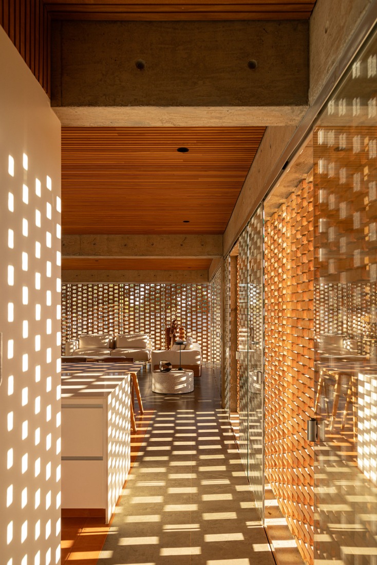 Tupin House by BLOCO Arquitetos. Photograph by Joana França.